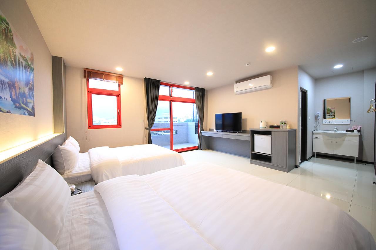花蓮亮君經典民宿1館加2館民宿-東大門夜市-電梯包棟bright King Homestay Hualien City Exterior photo